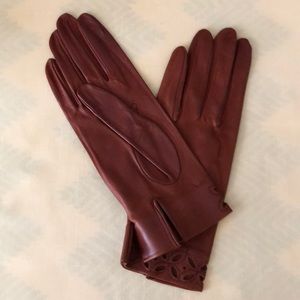 Unlined leather gloves
